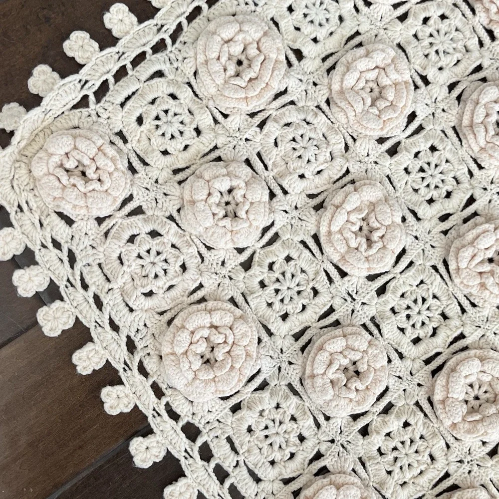 Vintage Crochet Blanket Throw Floral Raised Granny Square Scalloped Beige 61x36
